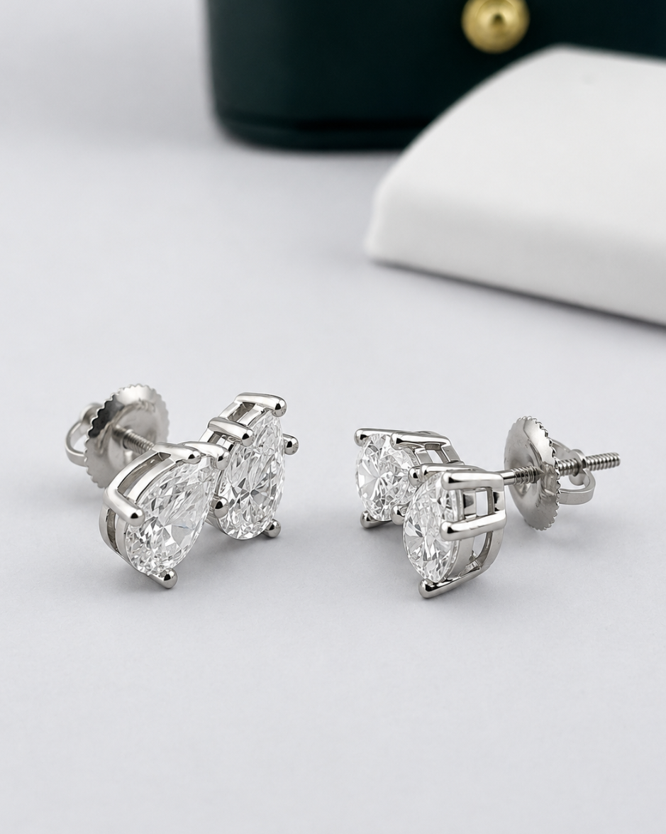 Aretes Dos Piedras Corte Pera con Diamantes de Laboratorio 2 CTW en Oro Blanco 14K