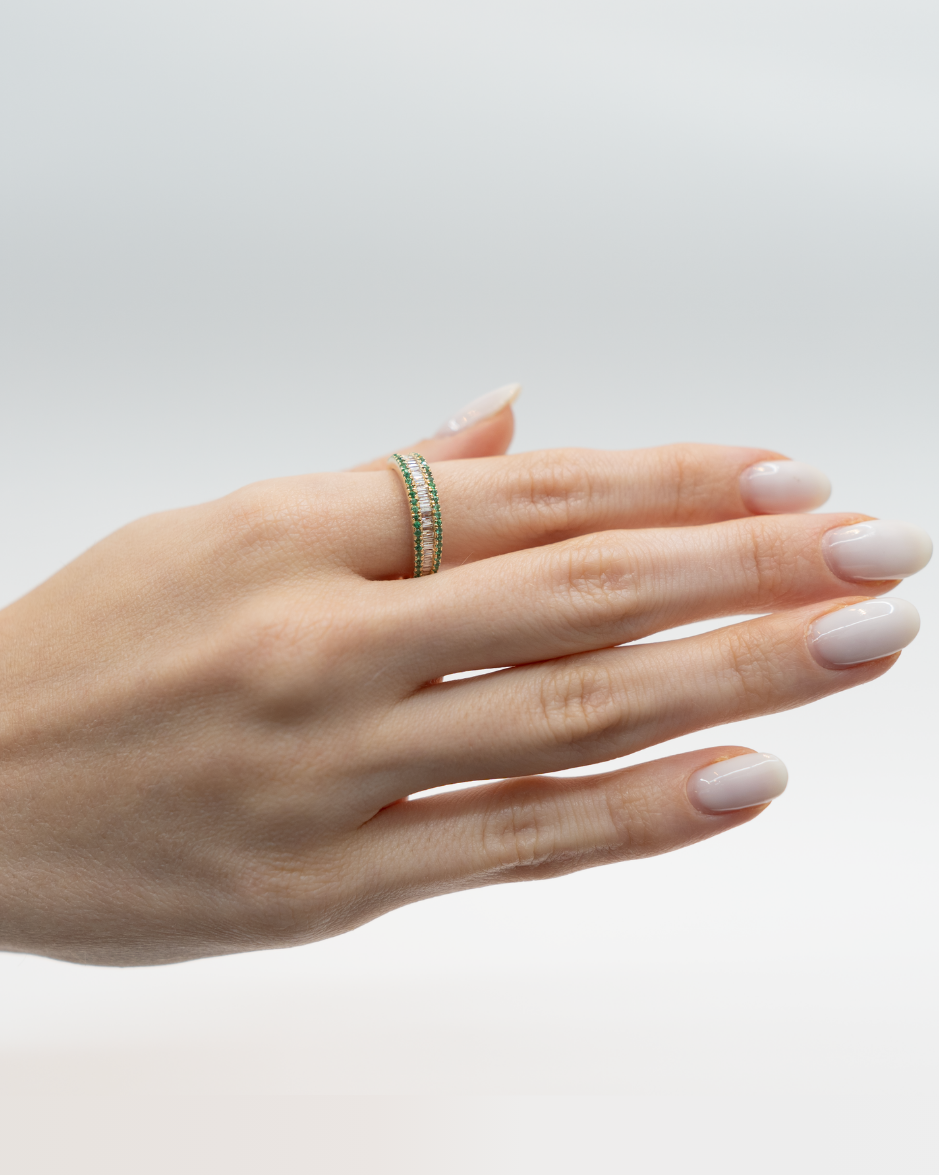 ONORE anillo oro amarillo 14K esmeraldas naturales diamantes baguette elegante