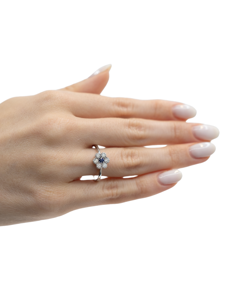 Onore Anillo Clover diamantes naturales oro blanco 18K estilo floral contemporáneo