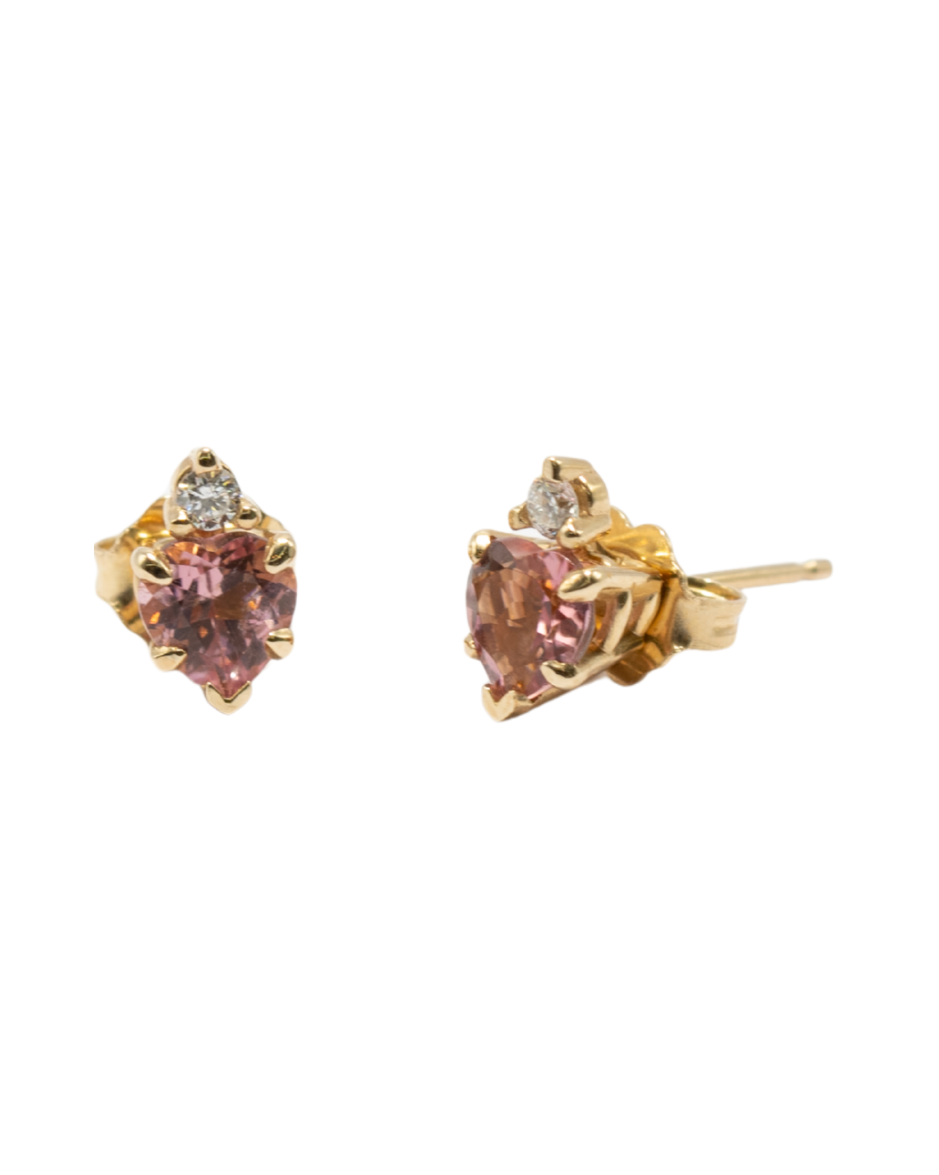 Onore aretes turmalina rosa natural en forma de corazón con diamantes y oro amarillo 14K