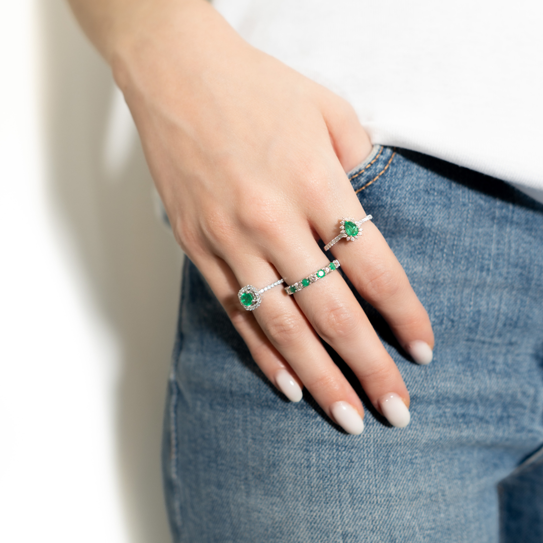 ANILLO ESMERALDA DIAMANTE CORTE PERA