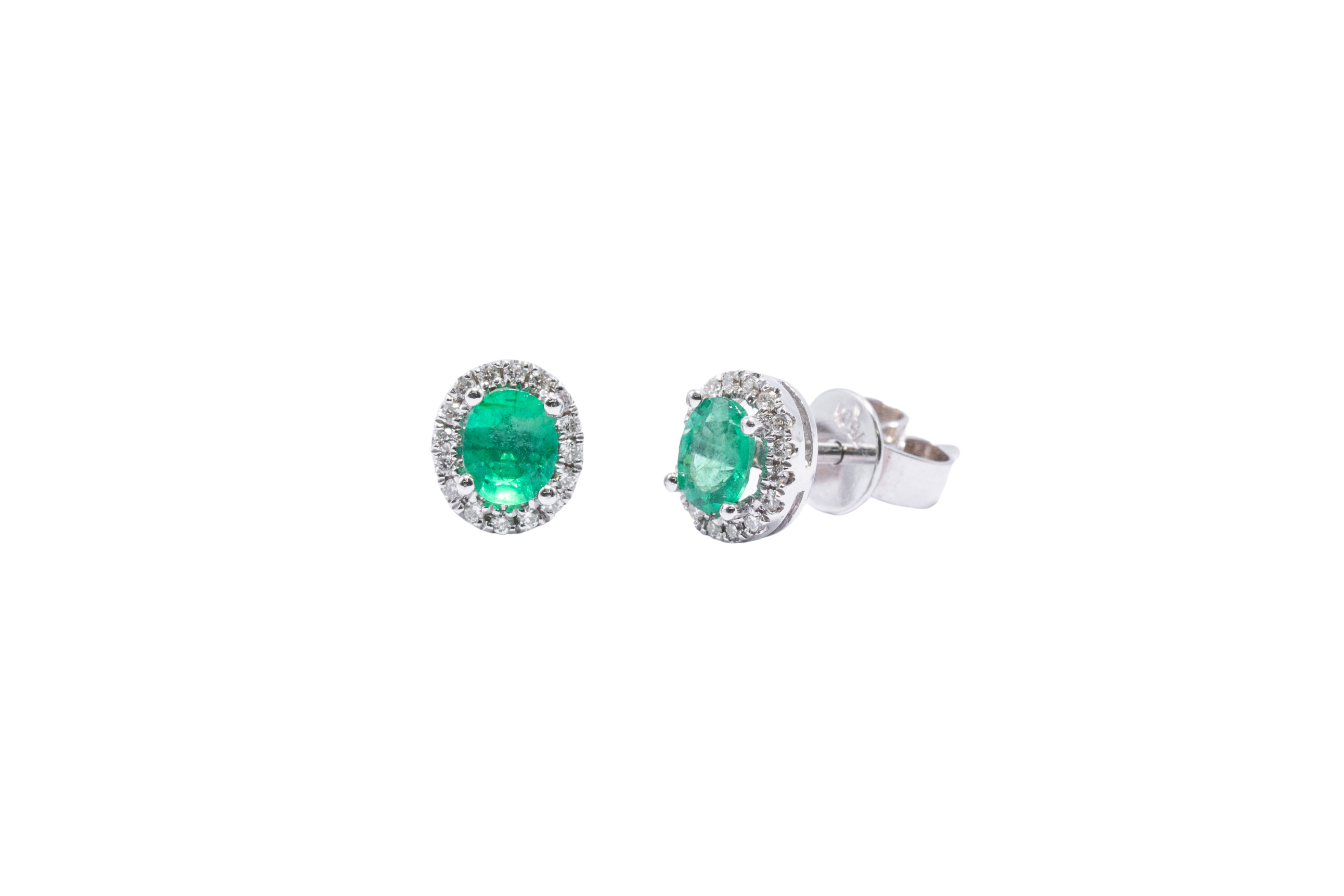 ARETES OVAL EMERALD