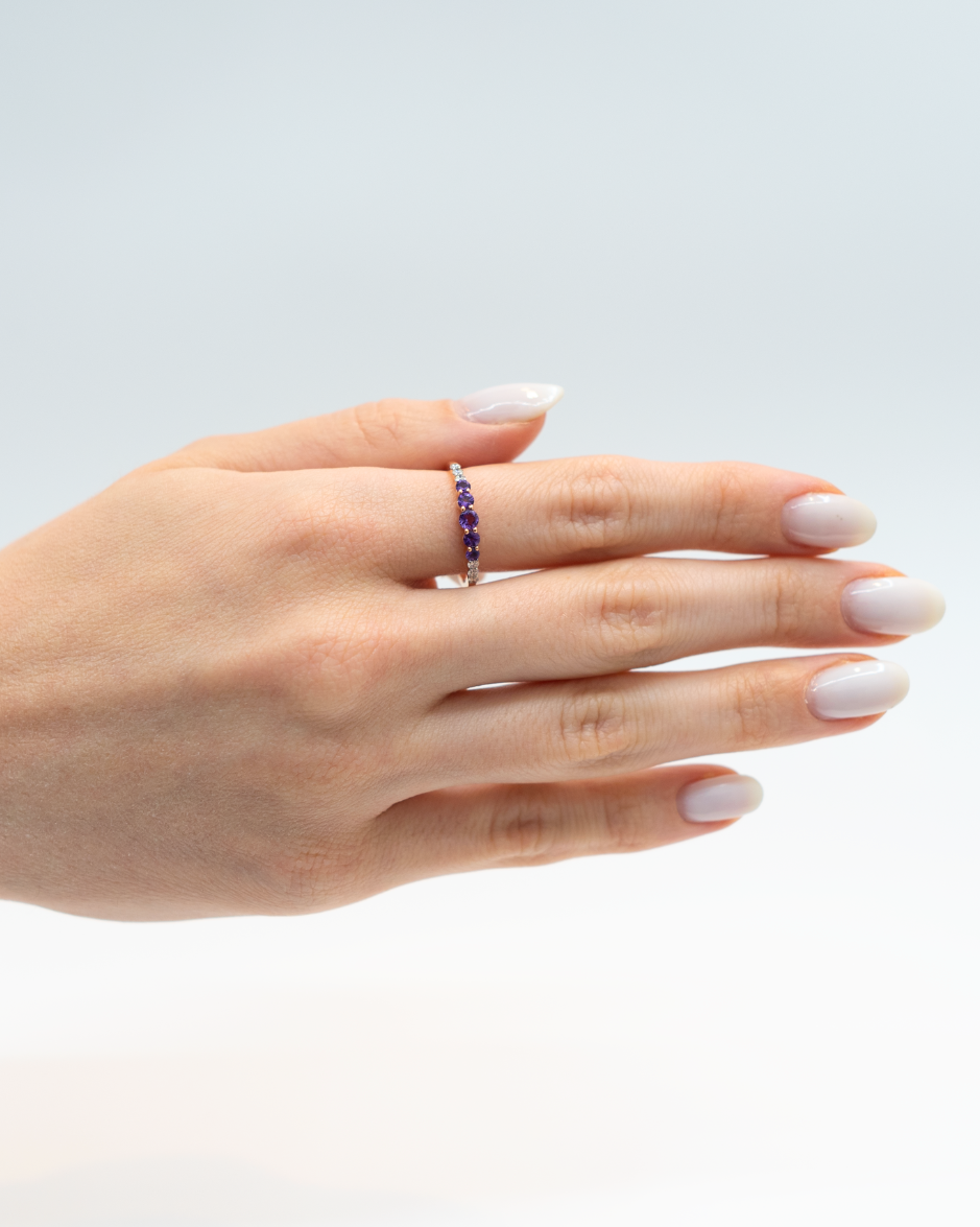 Onore anillo amatista y diamantes naturales oro rosado 14K diseño contemporáneo