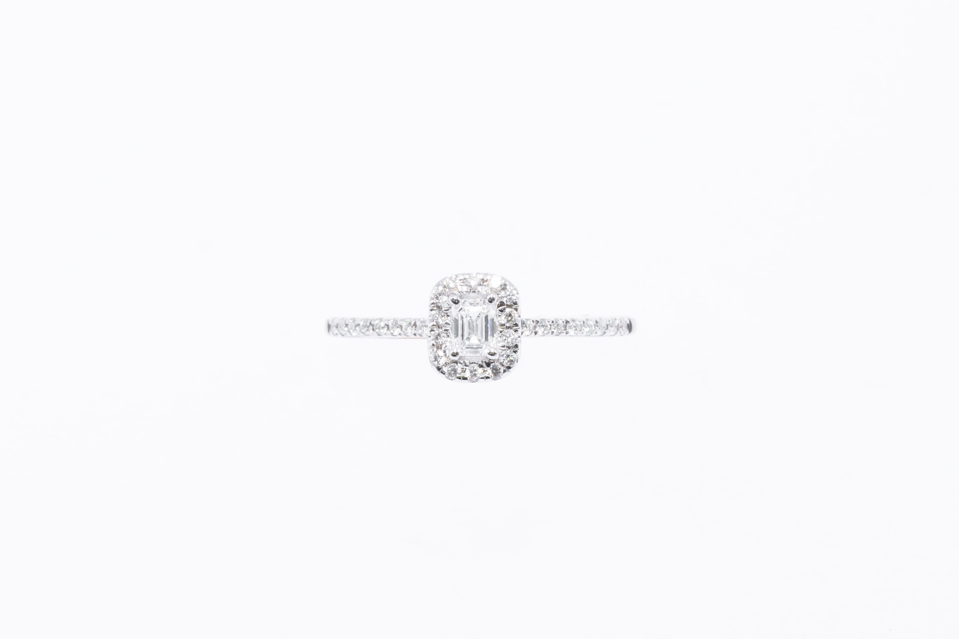 ANILLO DIAMOND HALO
