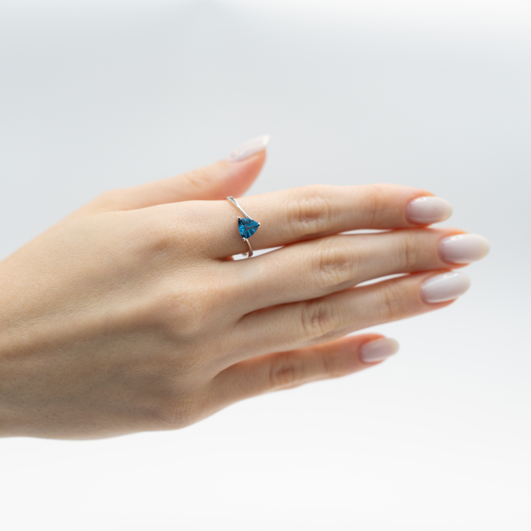 ANILLO TOPACIO SOLITARIO