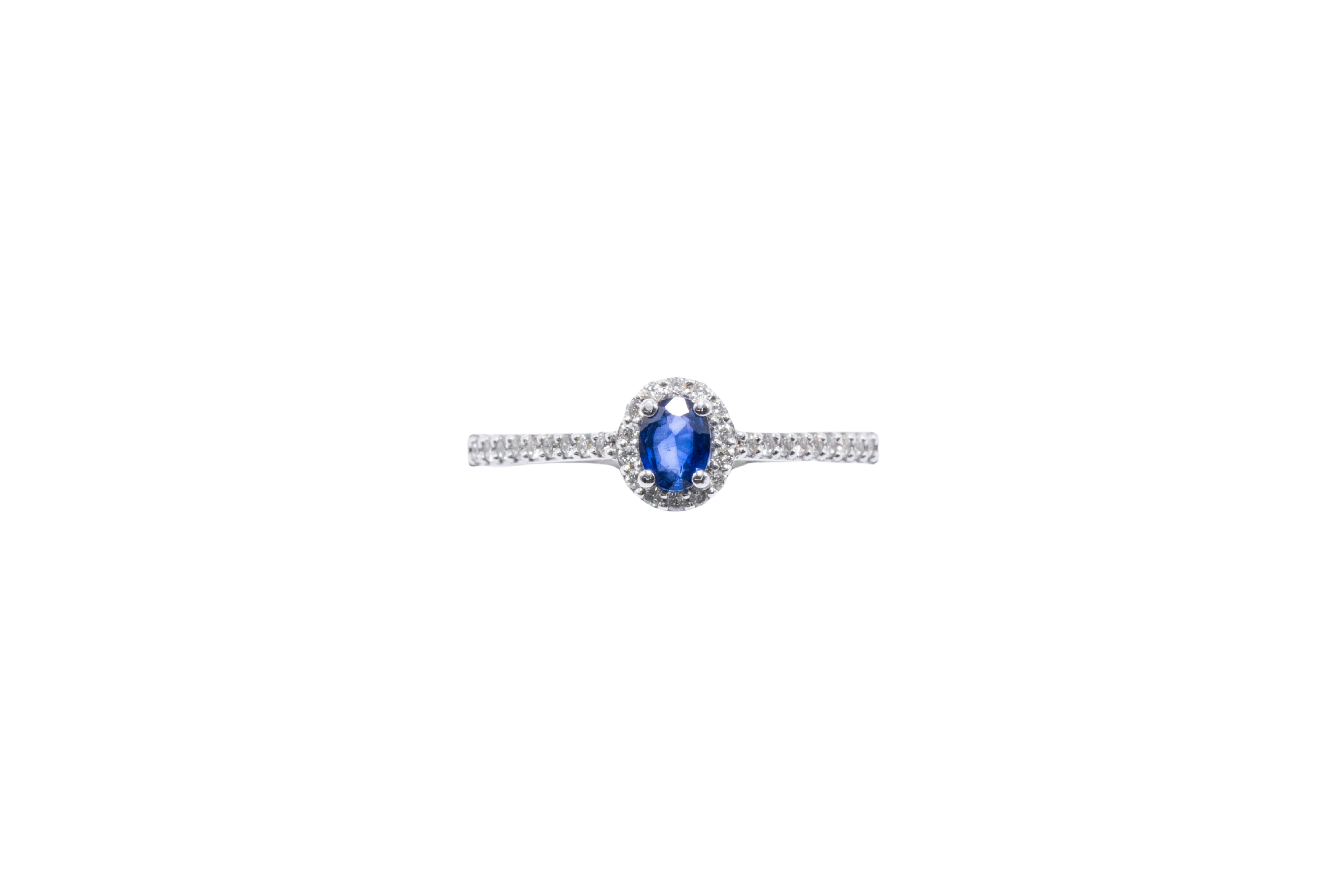 ANILLO ZAFIRO HALO DIAMANTES