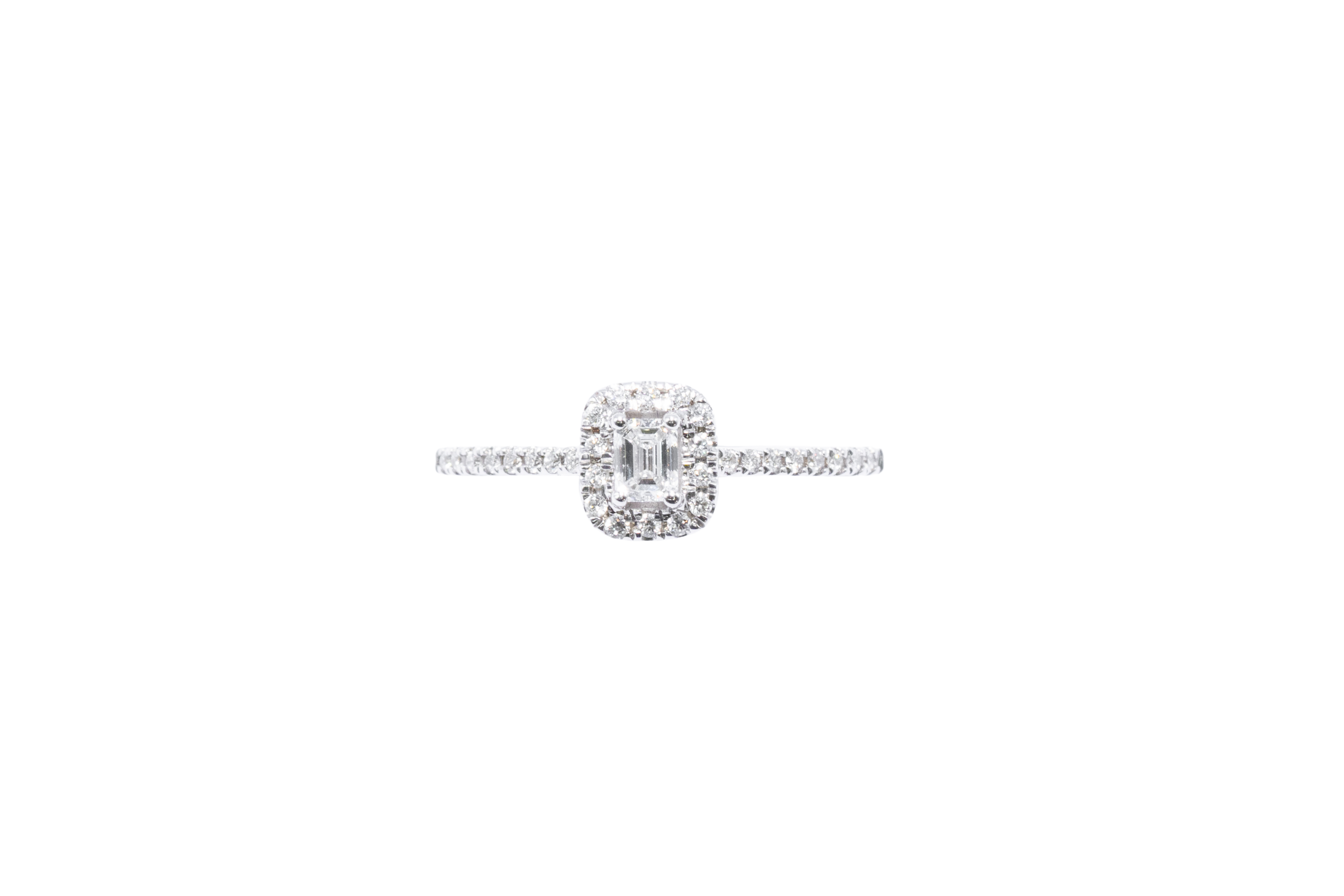 ANILLO DIAMOND HALO ORO BLANCO