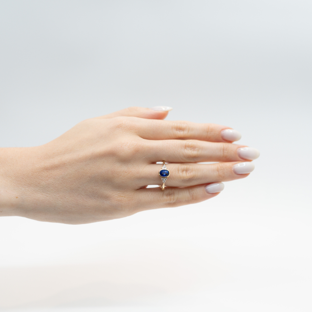 ANILLO ZAFIRO OVAL BISELADO