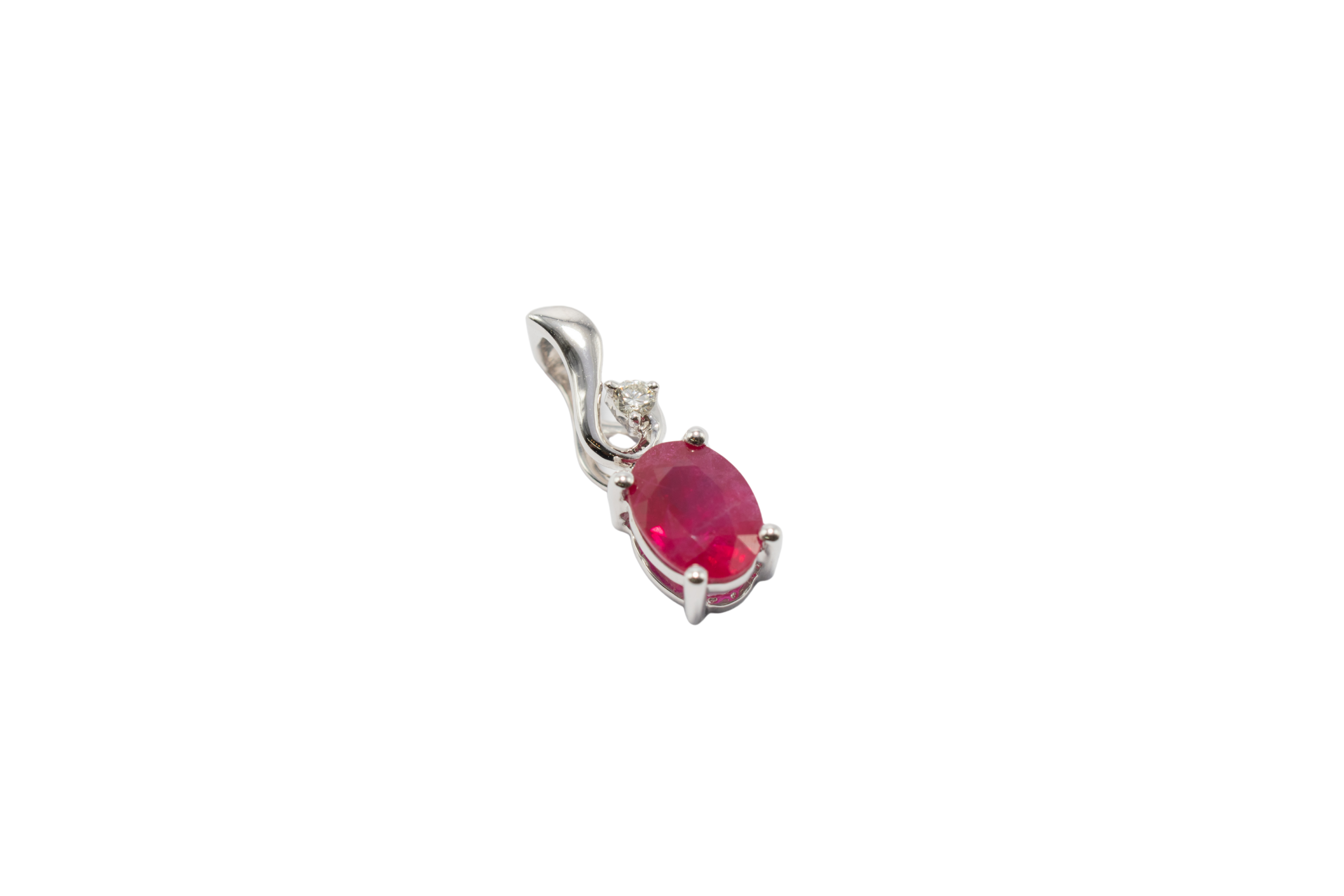 RUBI OVAL